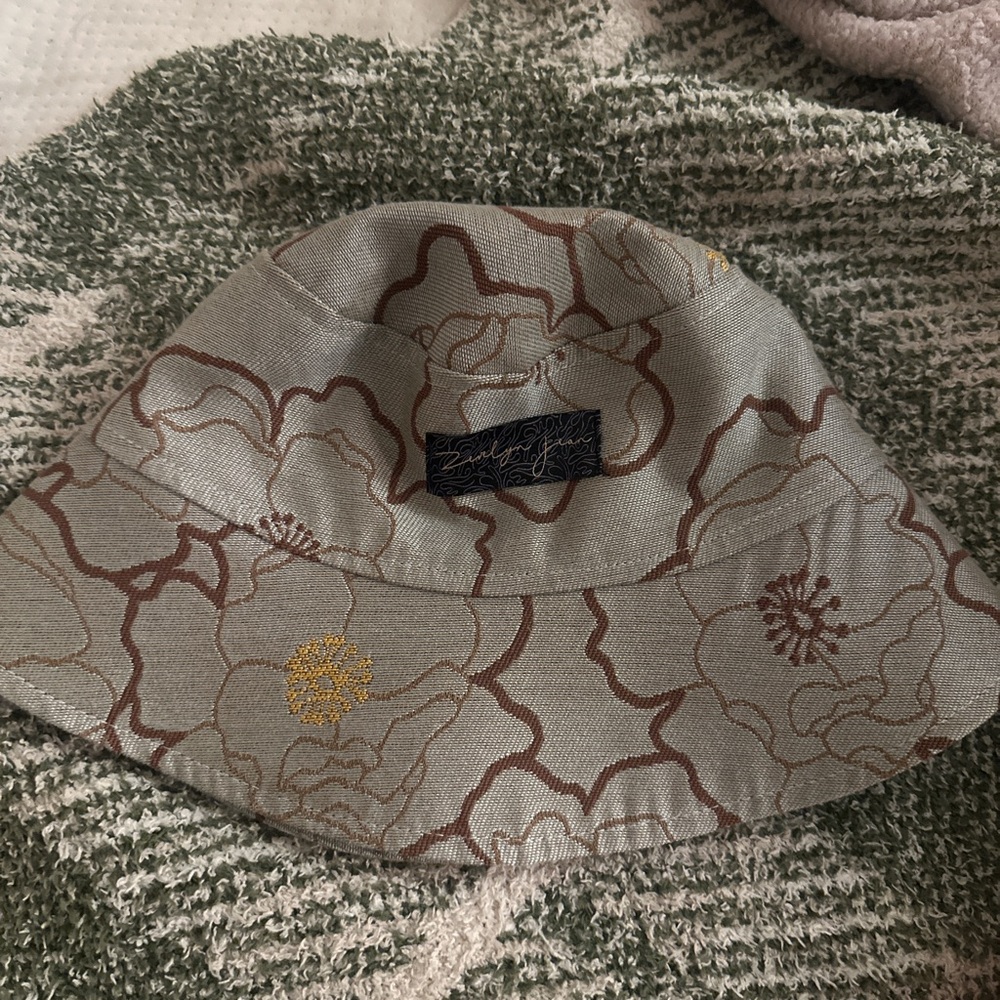 Hibiscus floral bucket hat